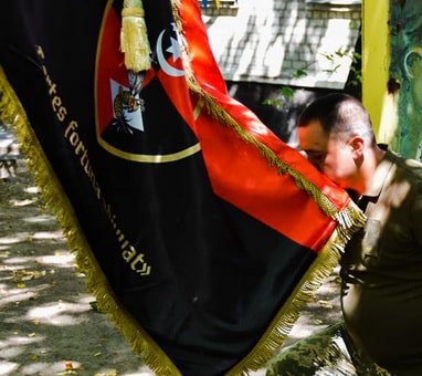 Один із підрозділів 30 ОМБр отримав свій персональний мотиваційний прапор-17.08.20-2.jpg